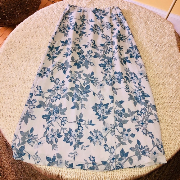 17 NORTH floral wrap/button side skirt/8 - Picture 1 of 8